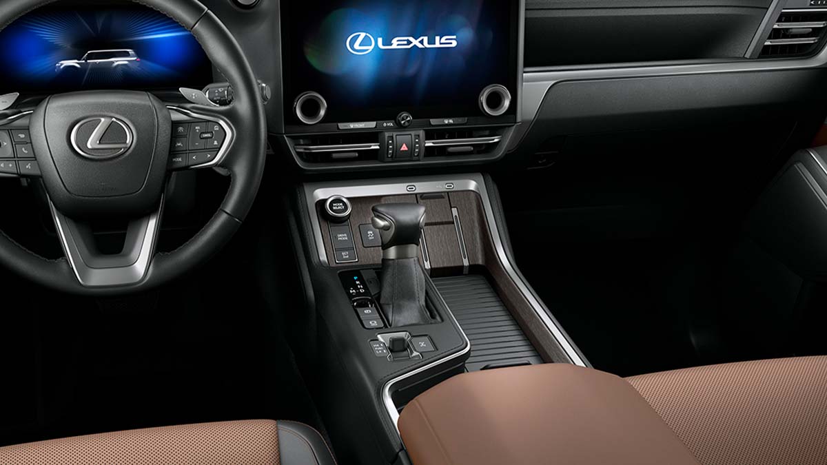 MULTI-FUNCTIONAL FRONT CONSOLE